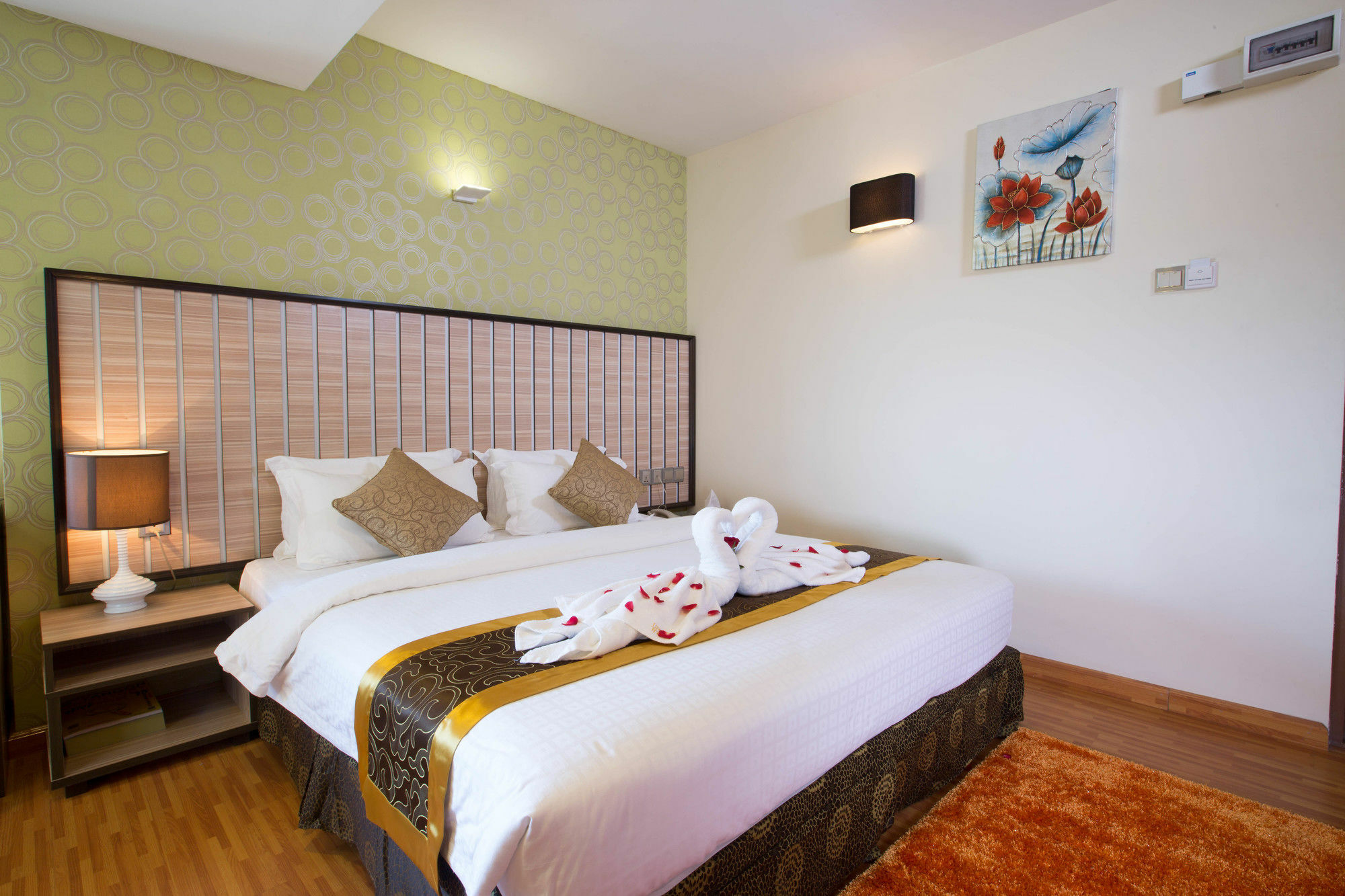 Uptown Hotel Янгон Екстериор снимка
