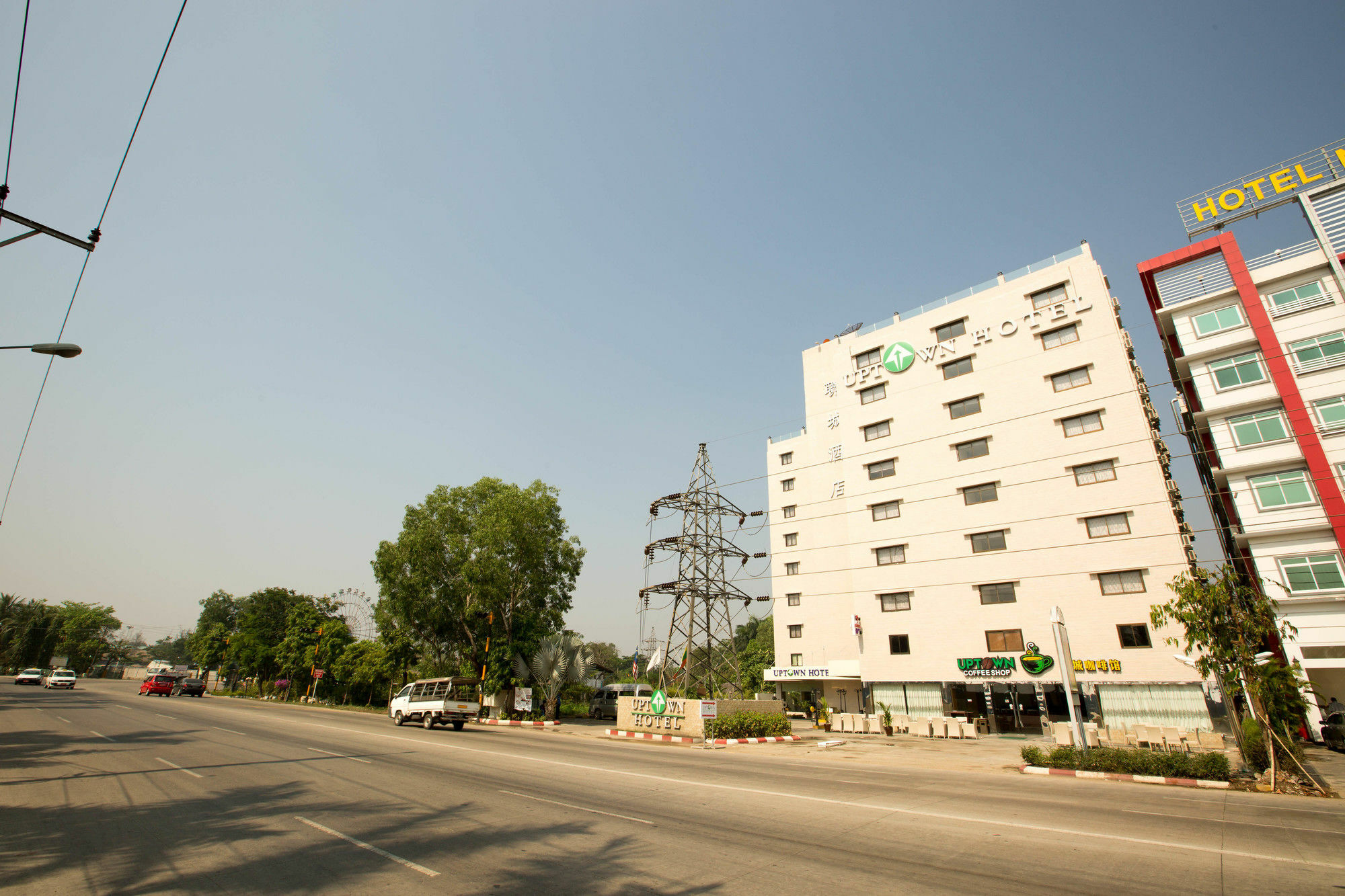 Uptown Hotel Янгон Екстериор снимка