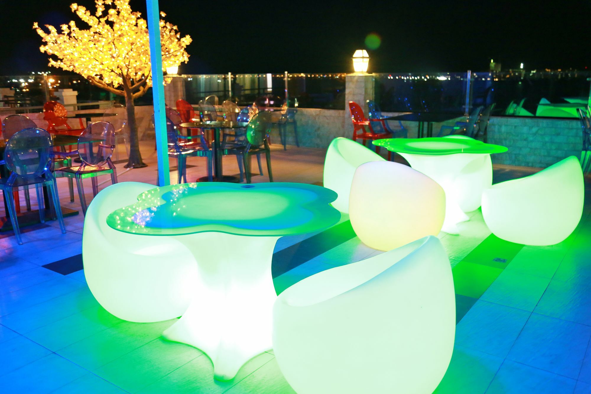 Uptown Hotel Янгон Екстериор снимка