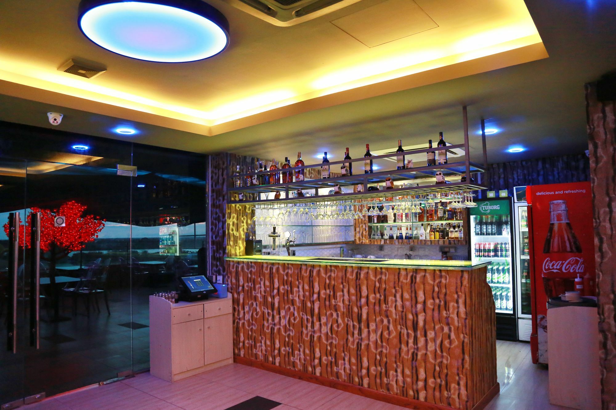 Uptown Hotel Янгон Екстериор снимка